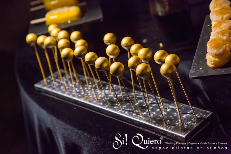 Buffet de postres personalizado. | Goyo Catering