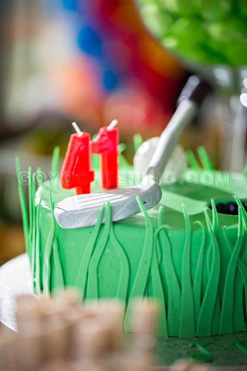 Detalle de la tarta del Candy bar dedicado al golf. | Goyo Catering