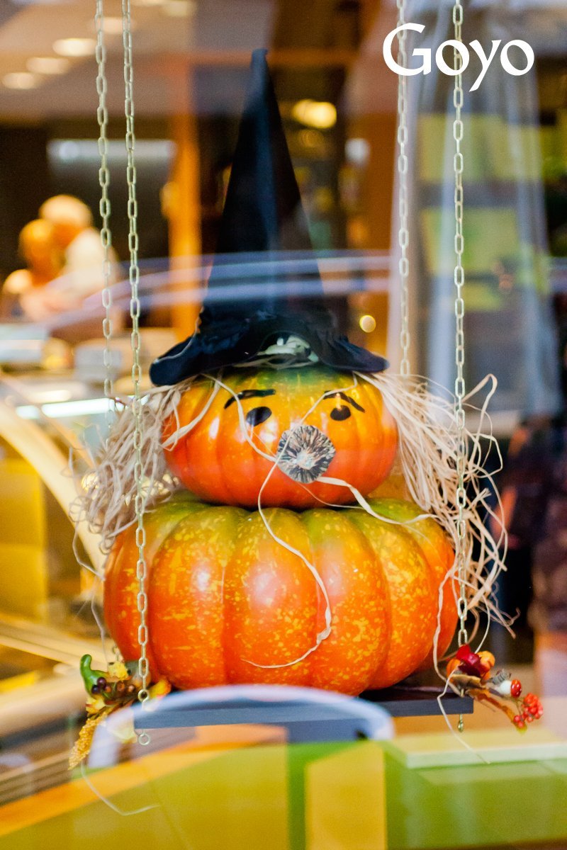 Calabaza caracterizada de bruja. | Goyo Marbella