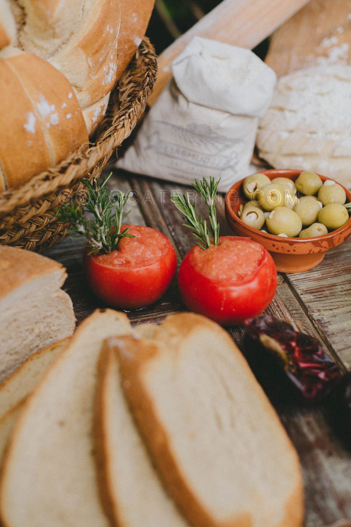 Tasting olive oil. | Goyo Catering