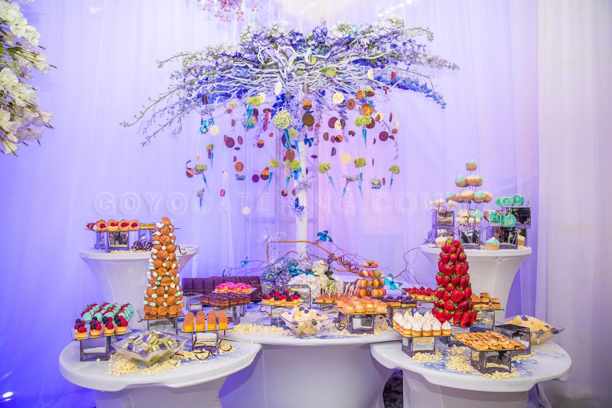 Árbol con dulces y flores para un cumpleaños en Marbella.